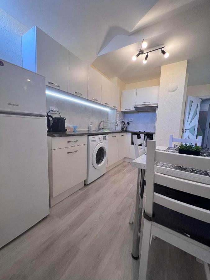 Apartment Happy Holiday Lazur Burgas Exterior photo